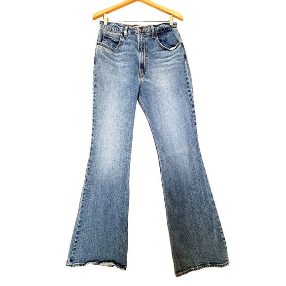 Levis 70s High Flare Jeans Womens sz 30 34 inseam Medium Wash Blue Boho Western - Picture 1 of 8